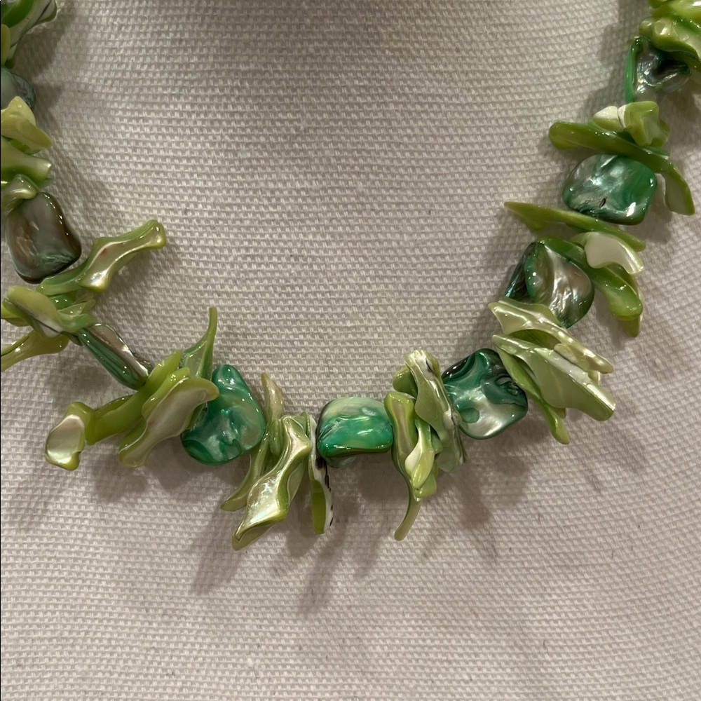 Green Shell Necklace - image 4